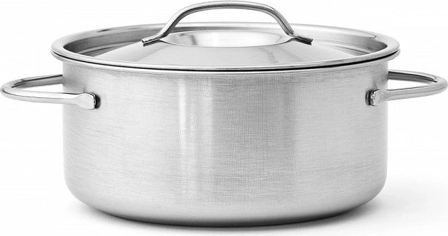 Metāla trauki reālistiskai spēlei