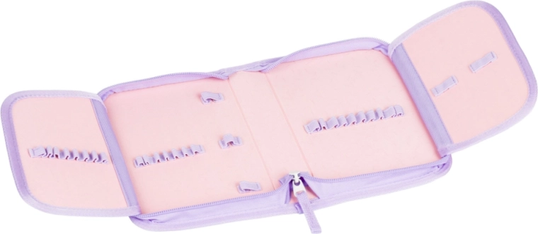 Pārskatāms kārtojums ar divām atlokām