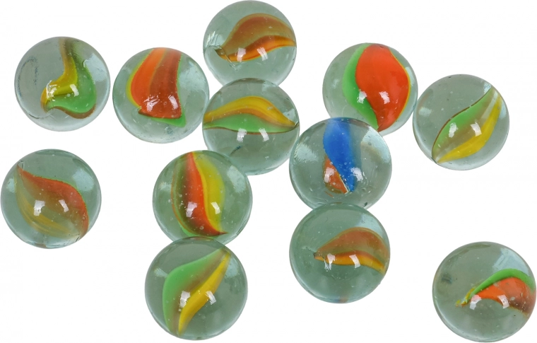 Bagāts piederumu komplekts, ieskaitot 12 bumbiņas