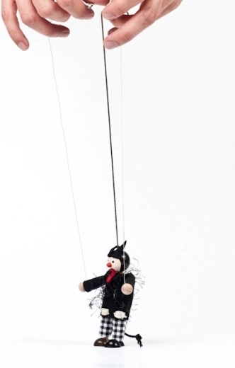 Drošs izmērs mazajiem leļļu aktieriem