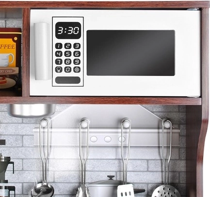 Realistiskas detaļas un vadības elementi