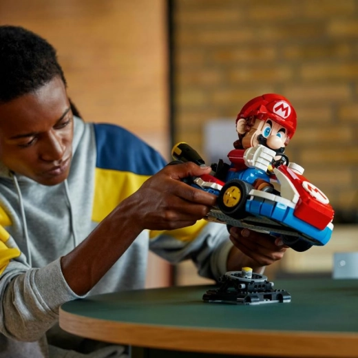 Dinamiskas pozas kā Mario Kart