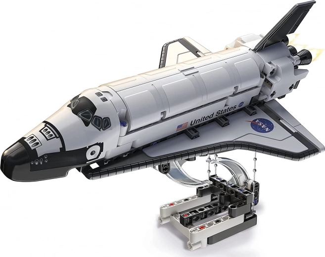 Vairāk nekā 220 detaļas