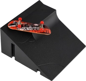 Gluda plastmasas rampe trikiem