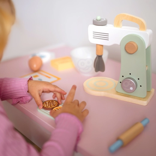 Drošs koka izpildījums pasteļtoņos