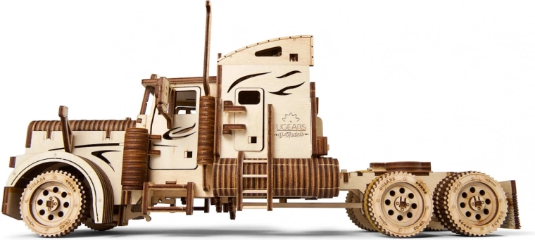 Detalizēts dizains un dzinēja virzuļu kustība