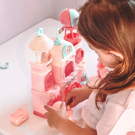 Fantāzijas attīstīšana spēlējoties