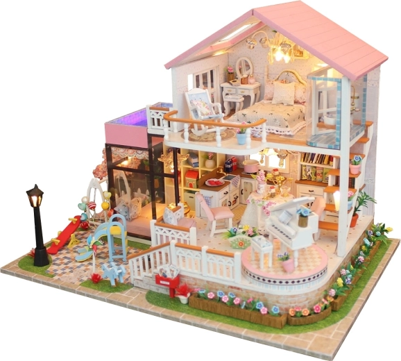 Burvīga mājiņa, pilna ar detaļām