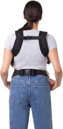 Vecāku komforts: plats jostasvietas siksna un polsterētas lences