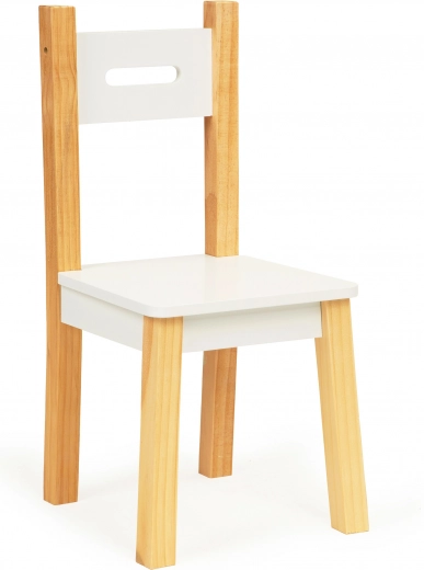 Stabili krēsli komplektā