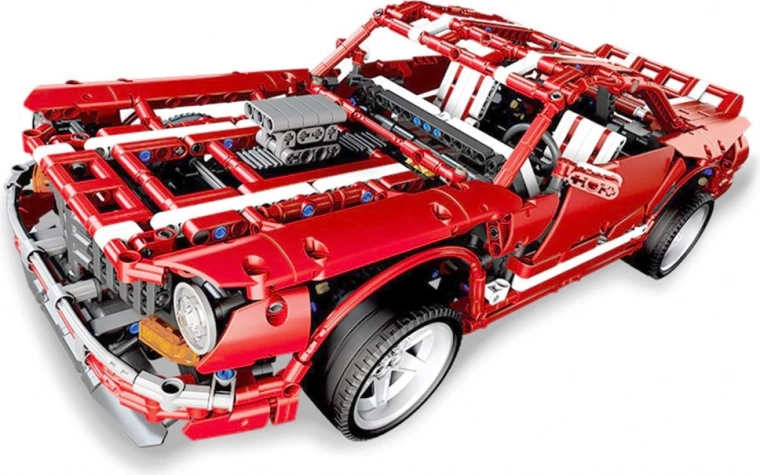 Reālistisks muscle car ar kustīgām daļām