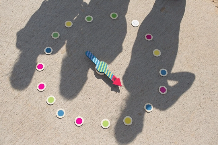 Double-sided tokens: colors and numbers in one game