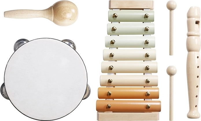 Dabīgs koks un maigas pasteļkrāsas