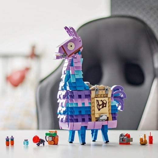 Rich play accessories for creative scenes