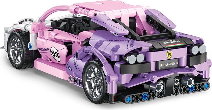 Reālistiskas detaļas un sacīkšu dizains