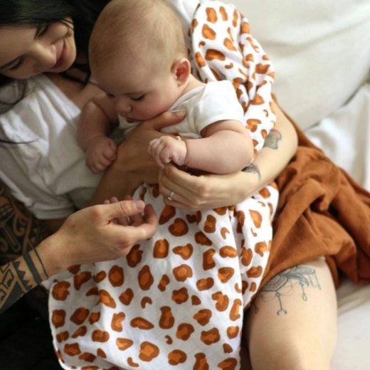 Dāsns izmērs 120 × 120 cm universālam pielietojumam