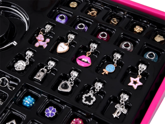 Dažādi komponenti un piekariņi