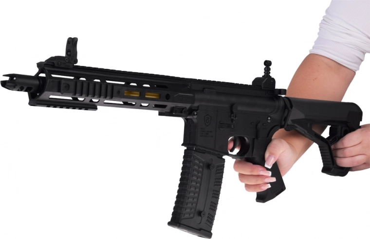 Realistisks taktiskais dizains