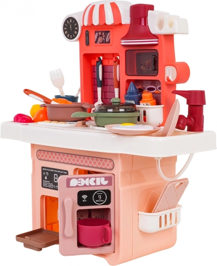 Funkcionāls krāns ar tekošu ūdeni