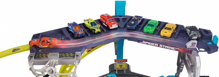 Adjustable racing track