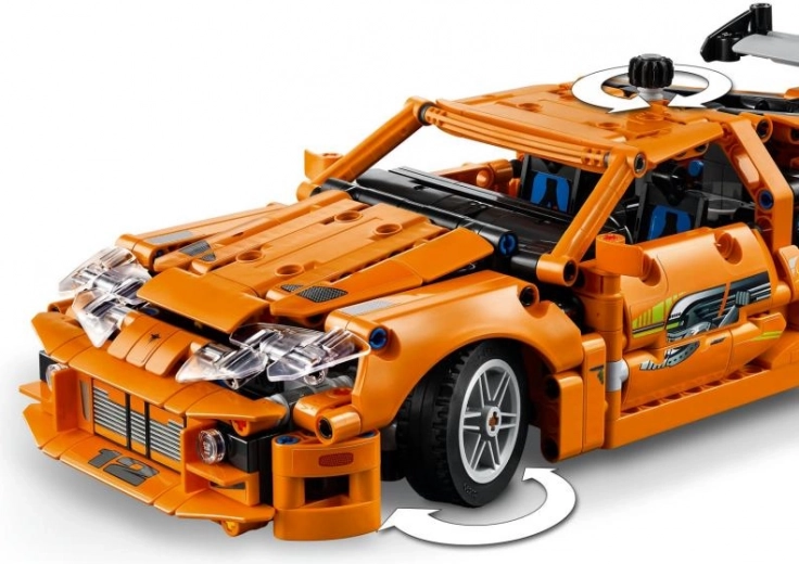 Reālistisks sešcilindru motors un darbojošā stūre