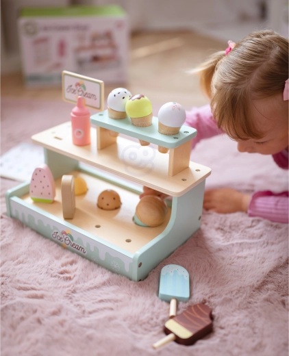 Kvalitatīvs koka izpildījums pasteļtoņos