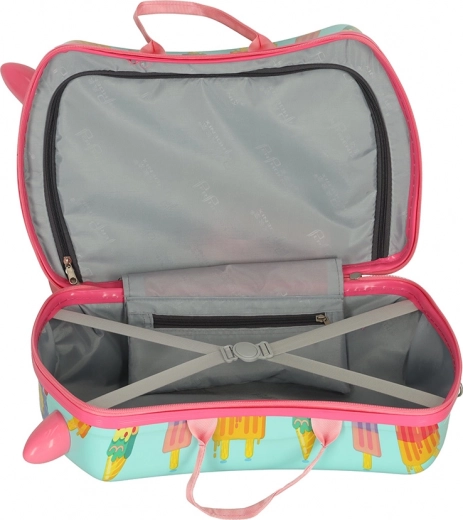 Ietilpīgs interjers ar vienkāršu organizāciju