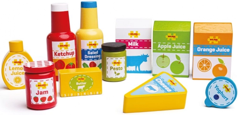 Reālistiski izskatīgi pārtikas produkti virtuvei un veikaliņam