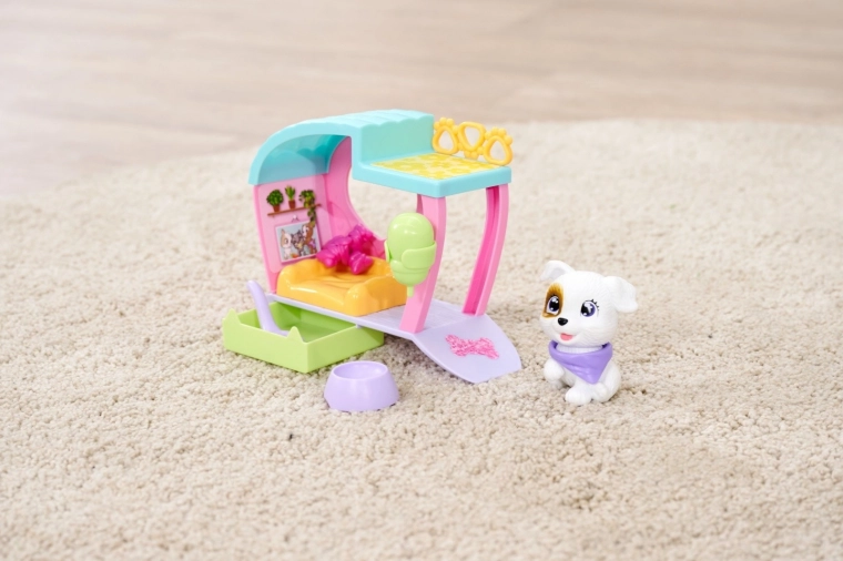 Mīlīgs kucēns ar piederumiem