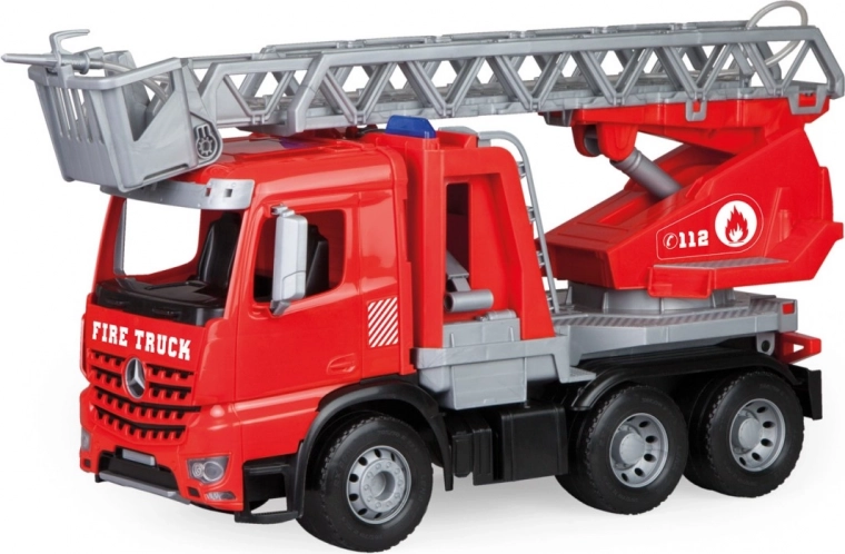 Šauj ūdeni pat līdz 3 metriem