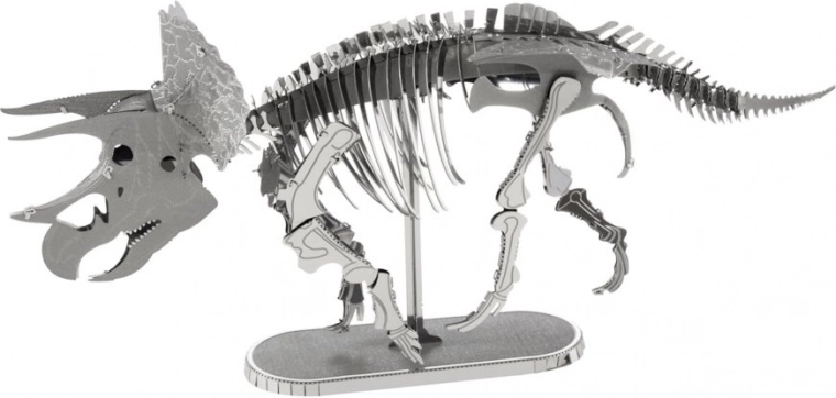 Reālistisks metāla triceratops
