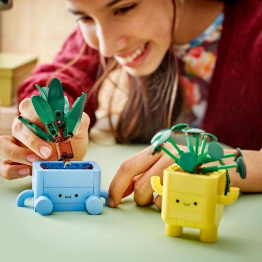 Radoša būvēšana un maināmi puķupodi