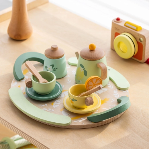 Burvīgs dizains ar augļu un ziedu motīviem