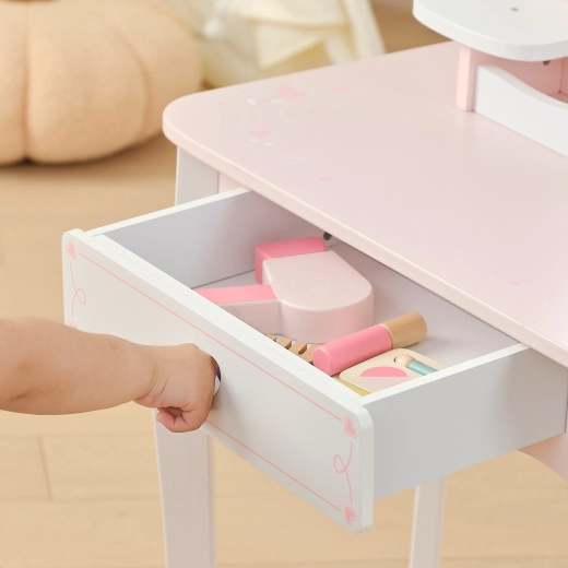 Praktiska atvilktne un plaukts