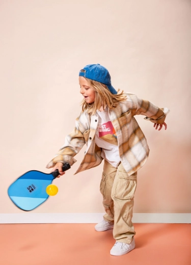 Lightweight paddles for easy control