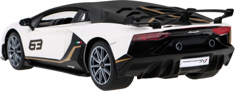 Reālistisks Aventador SVJ dizains