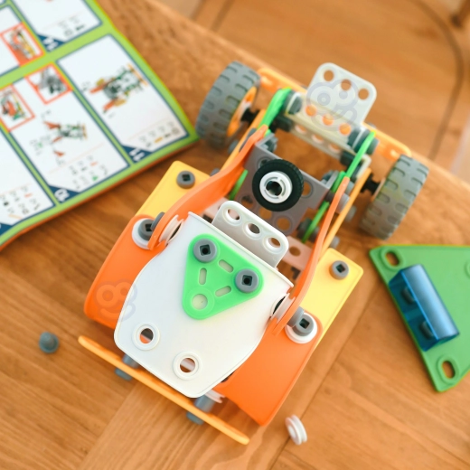 Uzbūvējiet 5 dažādus modeļus