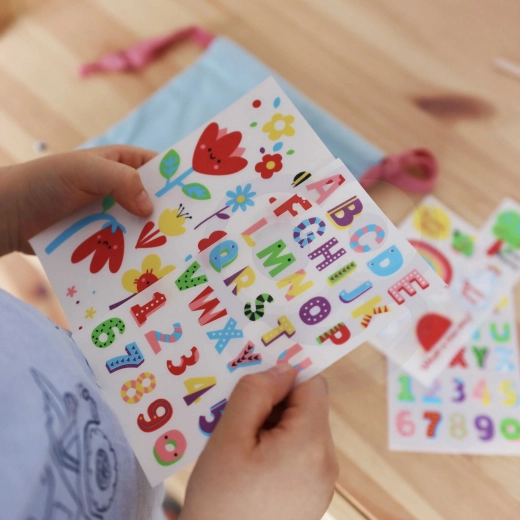 Personalizācija ar vārdu, izmantojot burtus un ciparus