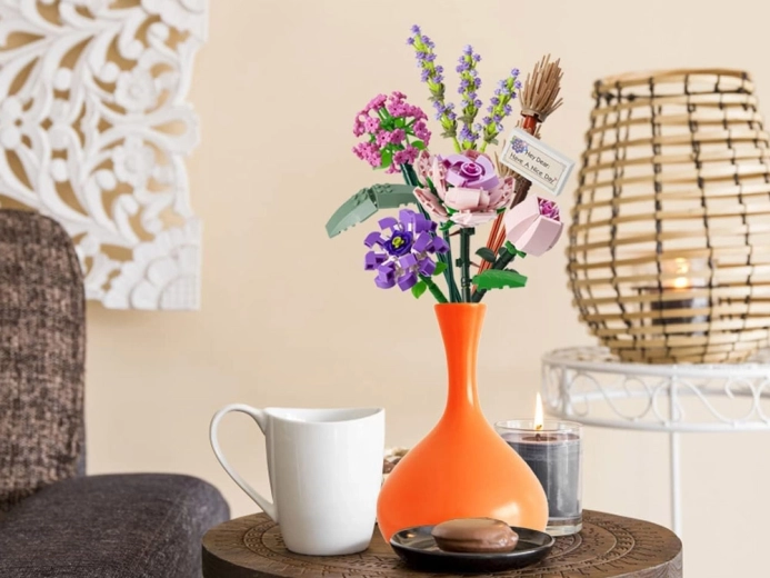 Reālistiska ziedu dekorācija bez kopšanas