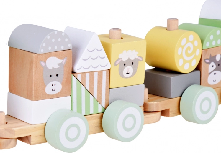 Trīs pārbūvējami vagoni