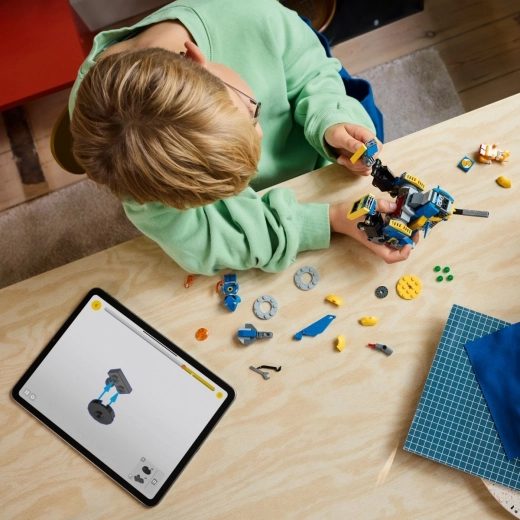 Konstruktors ar robotu