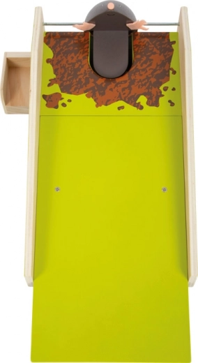 Izturīga koka konstrukcija jautrībai mājās un ārā