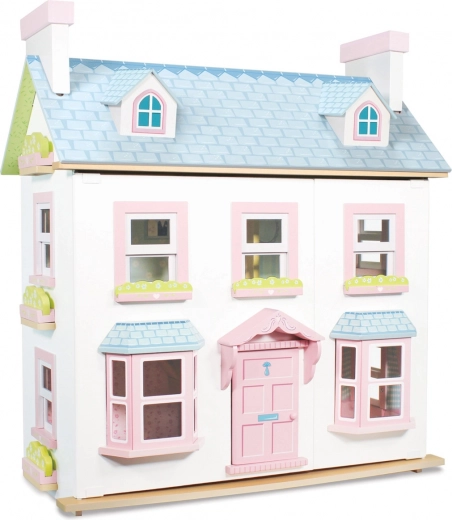 Three-storey design with realistic details