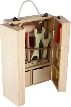 Viss vienā pārnēsājamā koka čemodānā