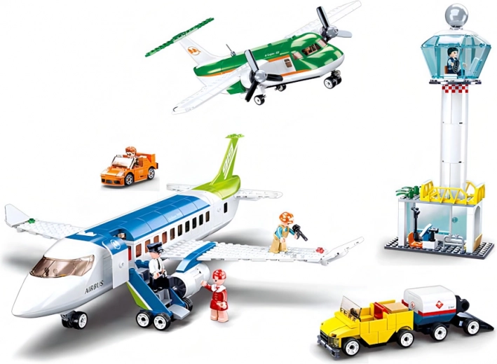 Divas lidmašīnas un reālistiska lidosta