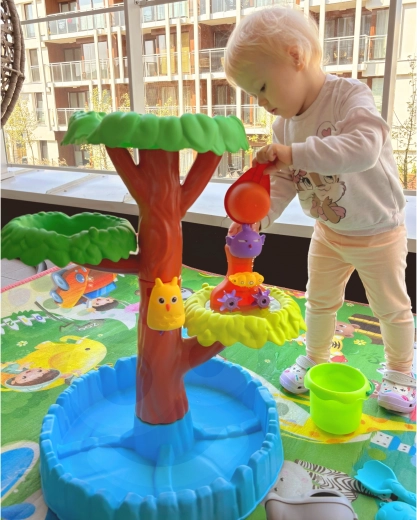 Ūdens galds koka formā